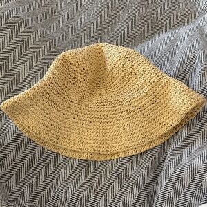 Madewell Crochet bucket hat - S/M WORN ONCE